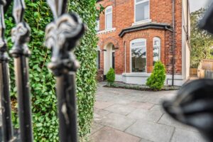 68 Upper Aughton-108